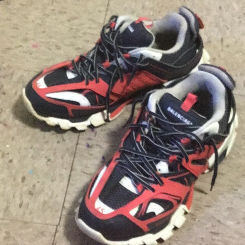 Balenciagas tracks led